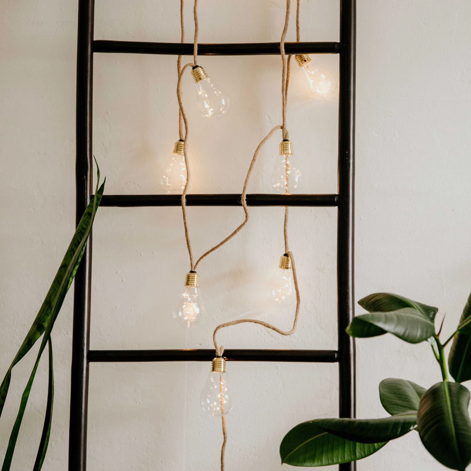 LED-Lichterkette 10 Lichter Mit Naturseil & USB-Batteriefach BULB LIGHTS In Natur 8 LED-Lichterkette 10 Lichter Mit Naturseil & USB-Batteriefach BULB LIGHTS In Natur – Bild 8