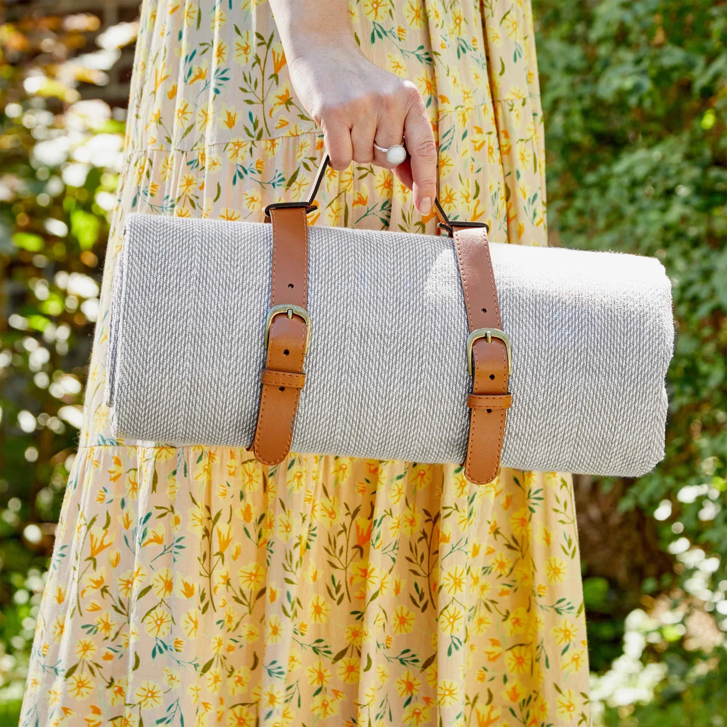 Picknickdecke L 150 X B 200cm WANDERLUST In Taupe-Weiß 2 Picknickdecke L 150 X B 200cm WANDERLUST In Taupe-Weiß – Bild 2