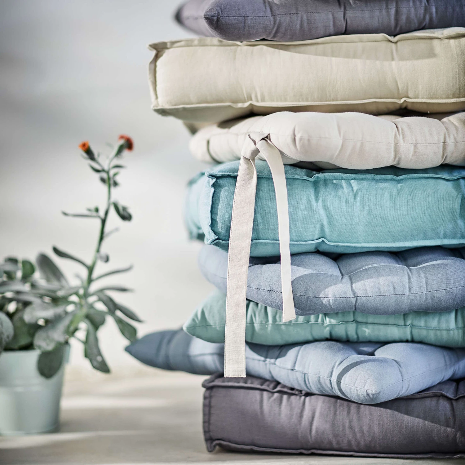 Sitzkissen L 40 X B 40cm SOLID In Blau 2 Sitzkissen L 40 X B 40cm SOLID In Blau – Bild 2