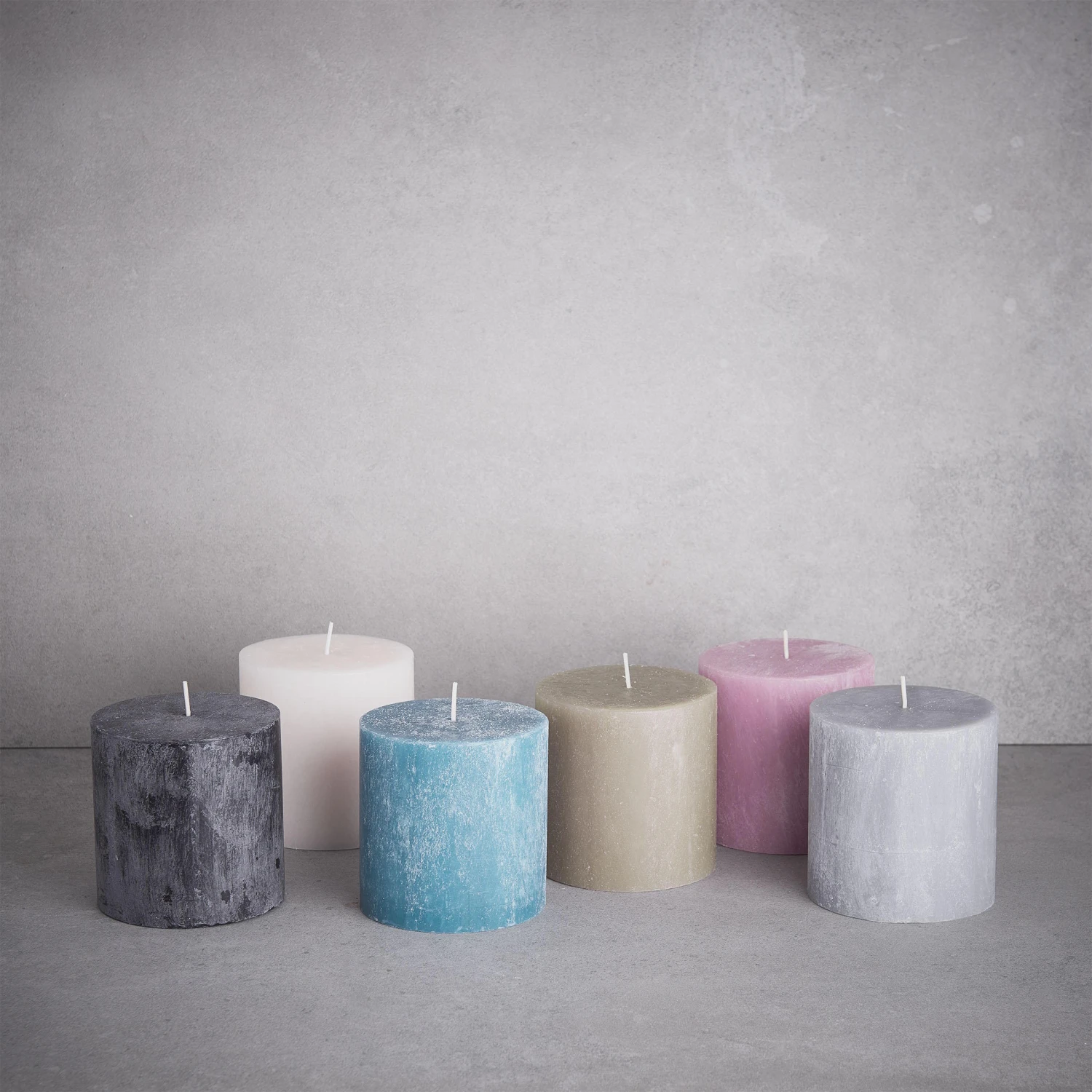 Stumpenkerze Höhe 10cm RUSTIC In Grau 2 Stumpenkerze Höhe 10cm RUSTIC In Grau – Bild 2